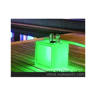 供ＬＥＤ發光燈箱、酒吧發光桌椅、塑料家具系列　滾塑加工