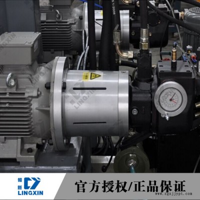領新pu聚氨酯覆皮革扶手墊發泡機械   高壓發泡機
