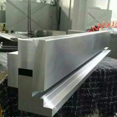 錦鍛 折彎機(jī)模具一整套配件生產(chǎn)廠家   刀具模具規(guī)格型號(hào)  200T折彎機(jī)模具
