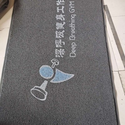 華踏 HT069   公司開業紅地墊定制 無模壓字地墊 噴印LOGO地墊 防水防滑膠絲地墊 華踏地墊廠家價格 全國供應