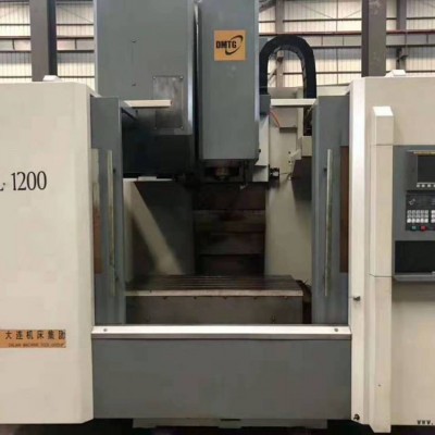 機械廠急售二手發那科系統大連1200立式加工中心二手加工中心機械手刀庫線軌